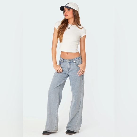 Edikted Better Basics Cropped T Shirt - Picture 4 of 5